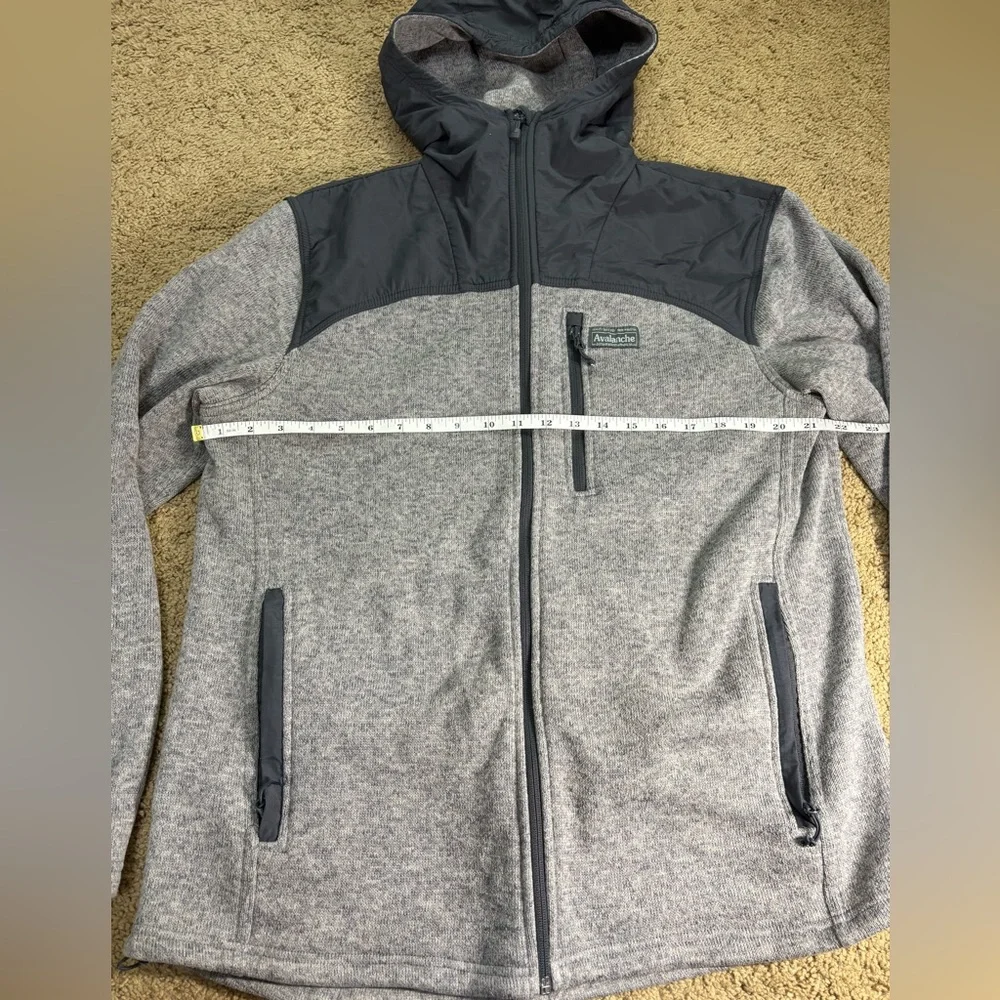 Avalanche Men’s Large Black and‎ Gray Jacket